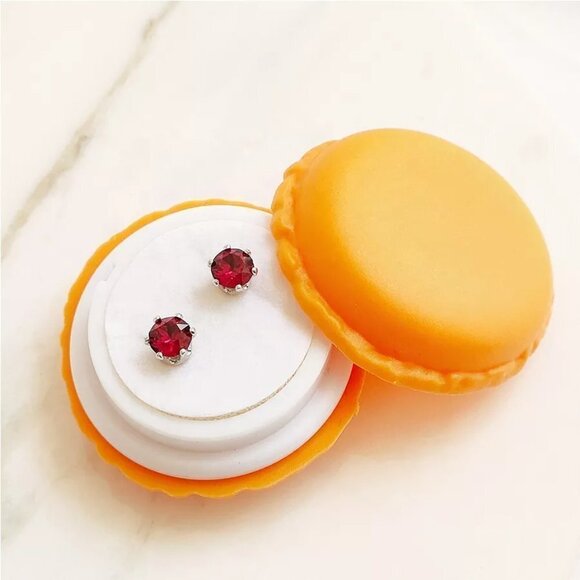 🔥Classic Design Red Birthstone Solitaire Stud Earrings, MLNN1276 - Picture 2 of 2